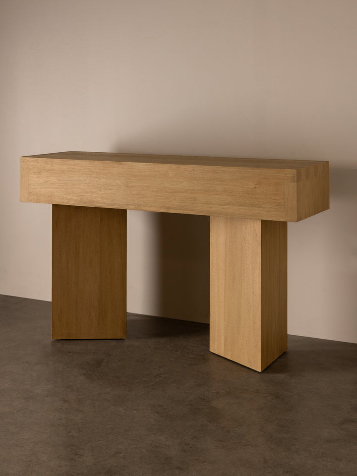 Dovetail Console