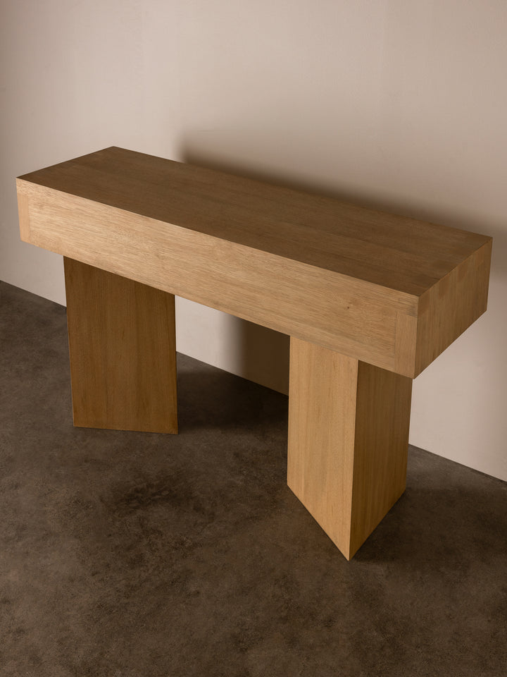 Dovetail Console