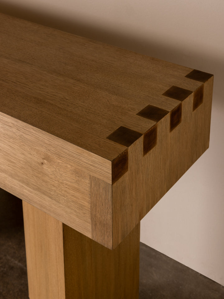 Dovetail Console