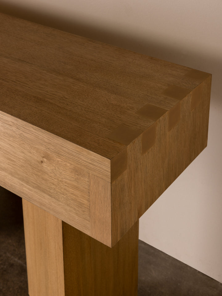 Dovetail Console