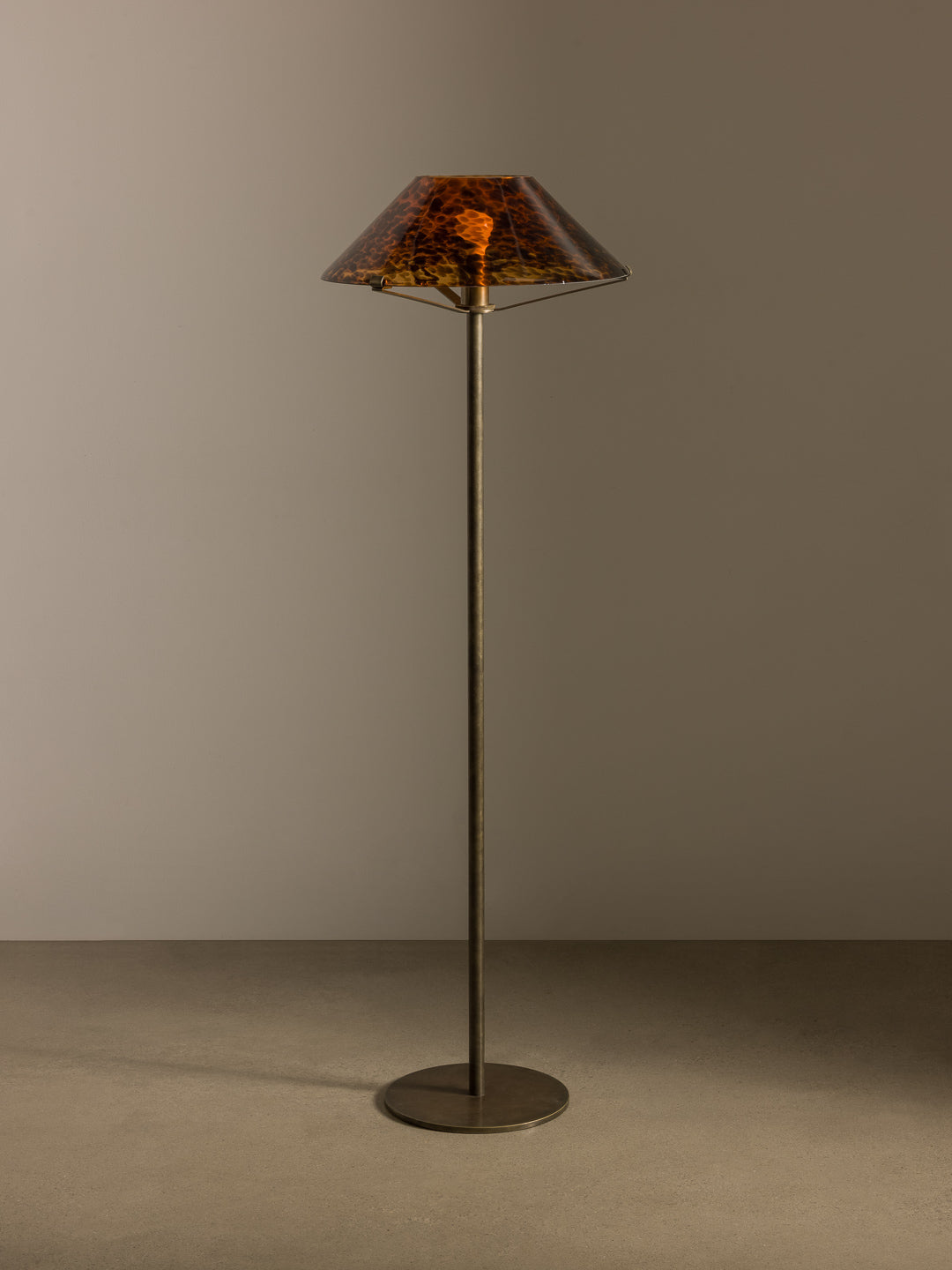 Otis Floor Lamp US