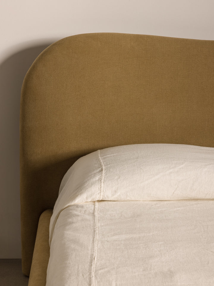 Remy Upholstered Platform Bed Queen