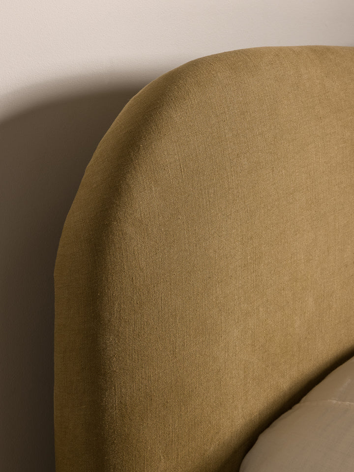 Remy Upholstered Platform Bed Queen