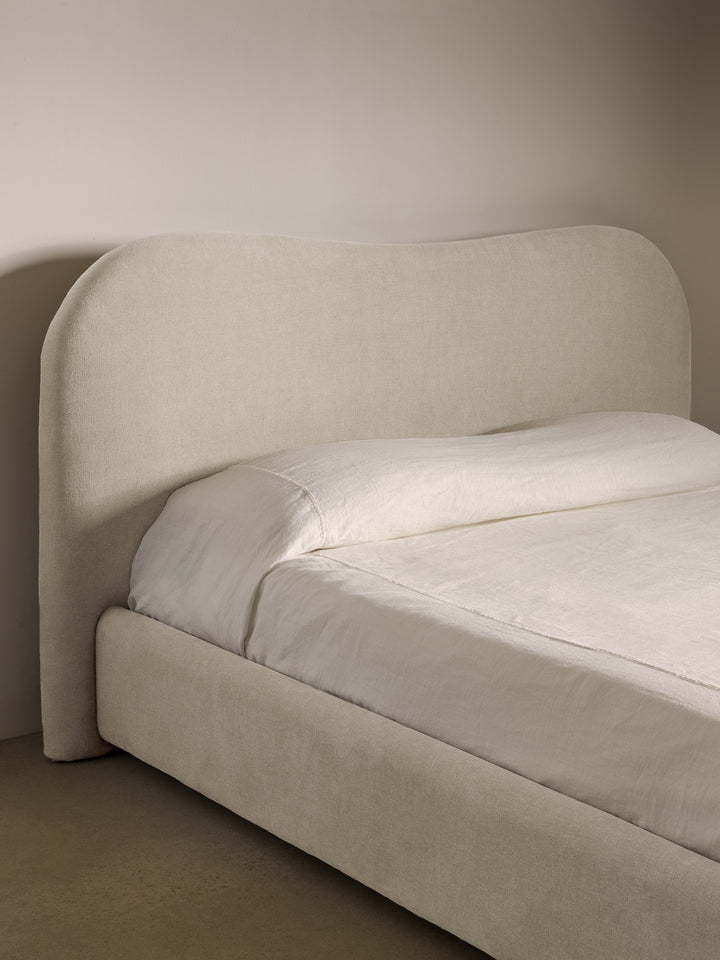 Remy Upholstered Platform Bed Queen