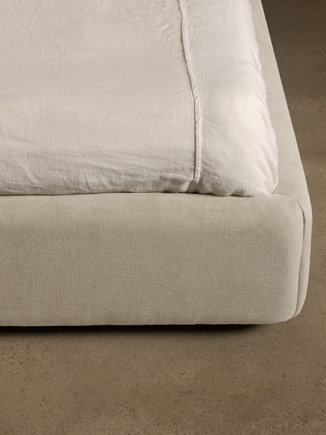 Remy Upholstered Platform Bed Queen
